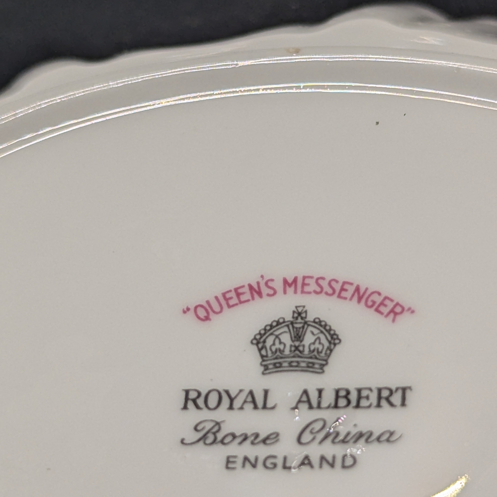 Vintage Royal Albert Queen's Messenger White and Pink Floral Serveware Set. - Picture 7 of 14